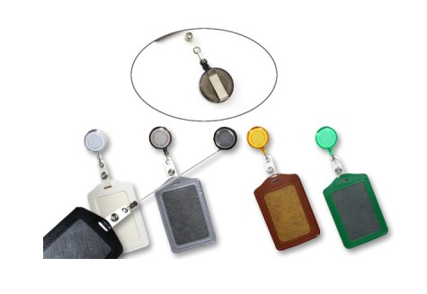 Бейдж вертикальный с рулеткой на зажиме, кожзам, цв. в асс., AR-2918